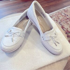 Grasshoppers Ortholite Canvas women’s slip on shoes. White, 7 1/2 M